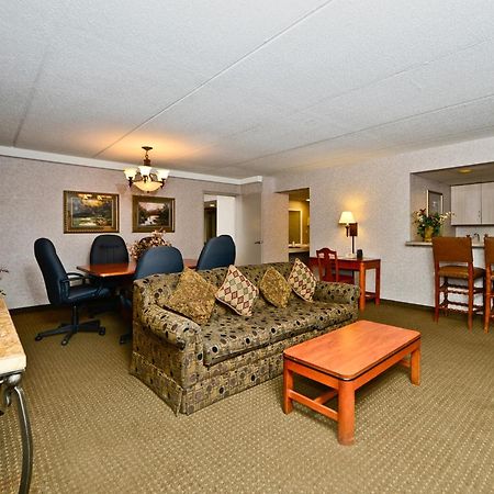 Ramada By Wyndham Plymouth Hotel & Conference Center Habitación foto