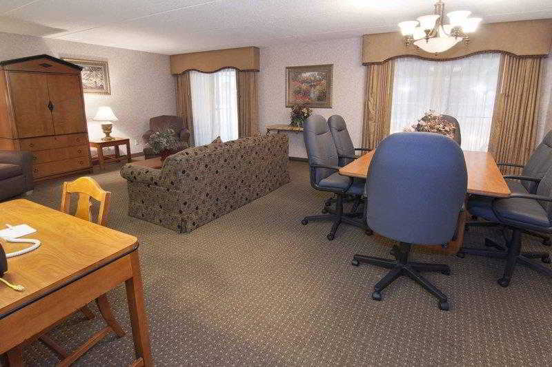 Ramada By Wyndham Plymouth Hotel & Conference Center Habitación foto
