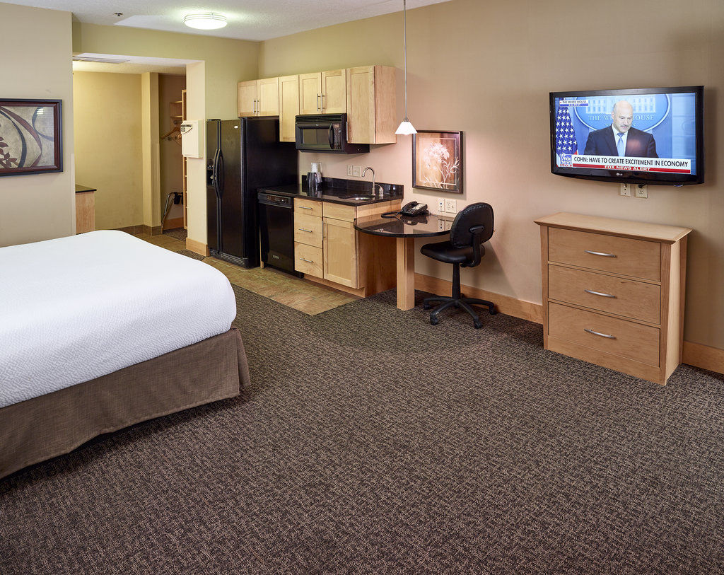 Ramada By Wyndham Plymouth Hotel & Conference Center Exterior foto